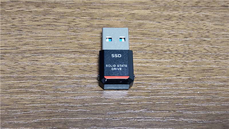 超小型の外付けSSD